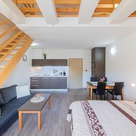Apartmany Sophia 7 Велке Лосіни Екстер'єр фото