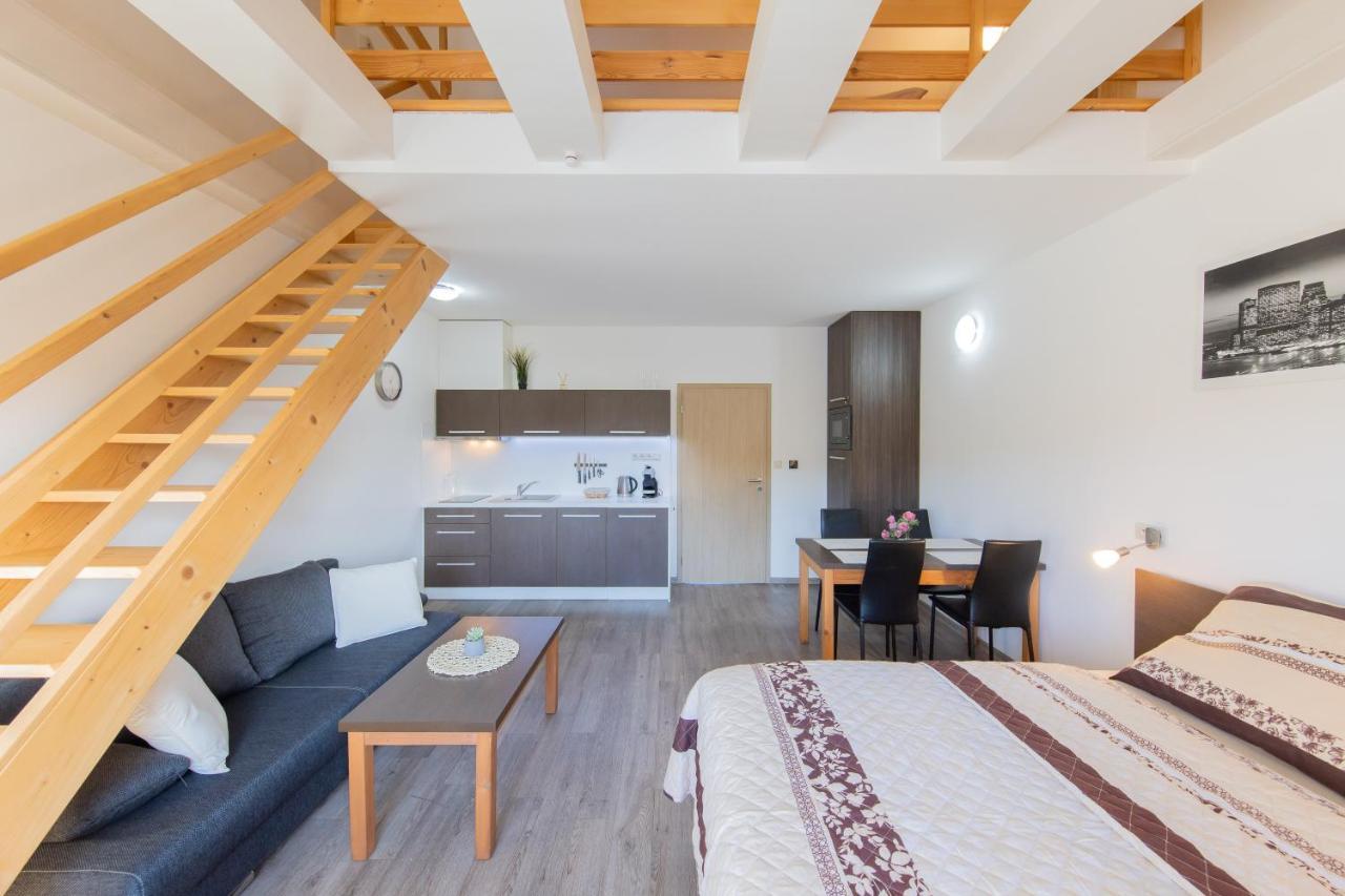 Apartmany Sophia 7 Велке Лосіни Екстер'єр фото
