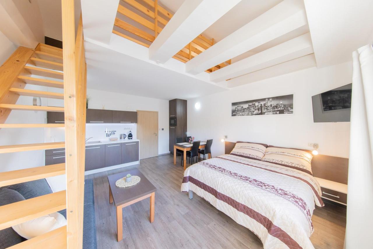 Apartmany Sophia 7 Велке Лосіни Екстер'єр фото